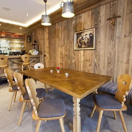Kristall - Themenfruehstueck Bed & Breakfast 3*
