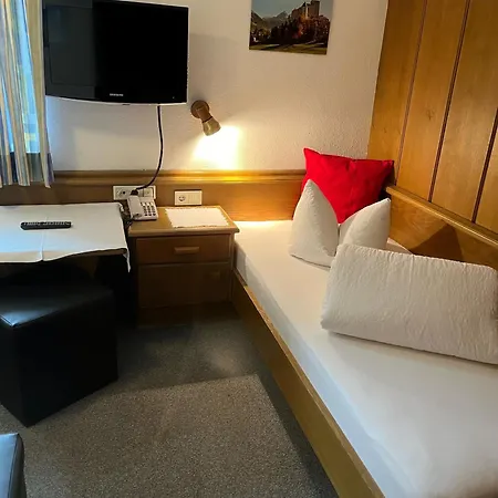 Bed & Breakfast Kristall - Themenfruehstueck 3*