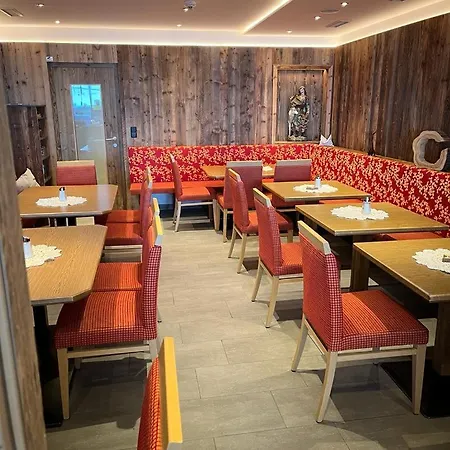 Kristall - Themenfruehstueck Bed & Breakfast 3*