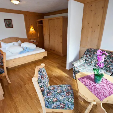 Bed & Breakfast Kristall - Themenfruehstueck Nauders