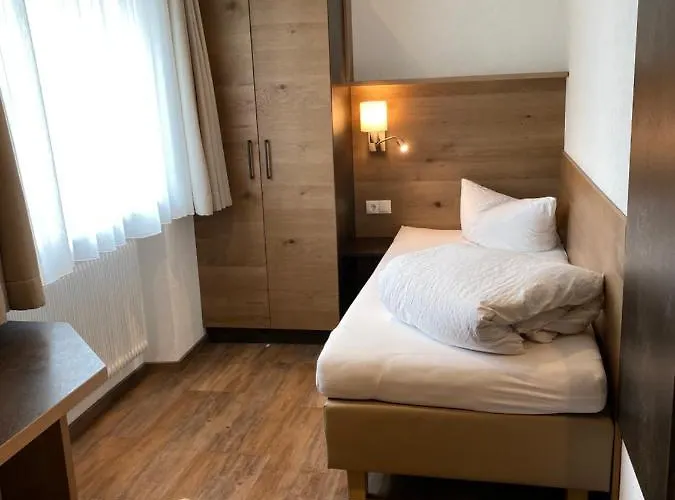 Kristall - Themenfruehstueck Nocleg ze śniadaniem Nauders